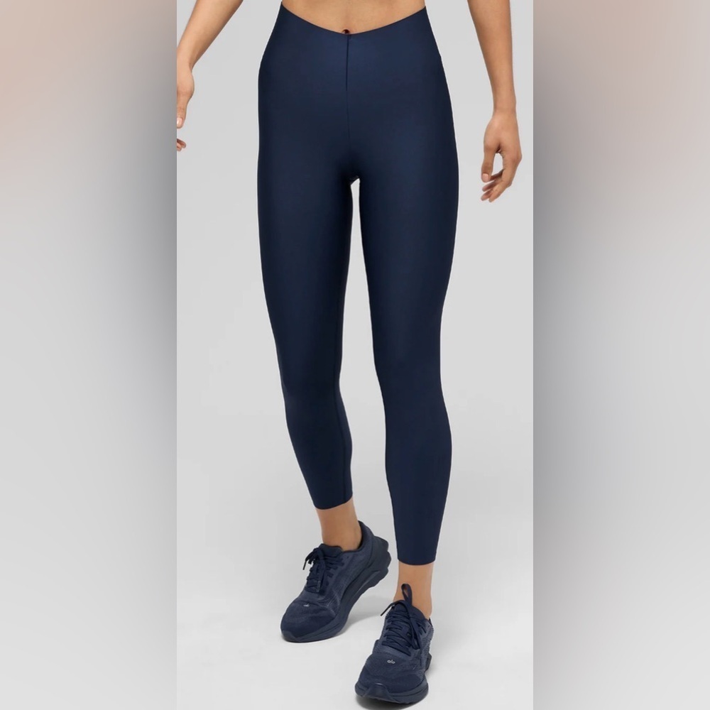 NWT ALO Airlift Strength Extreme High-Waist 7/8 Legging size M